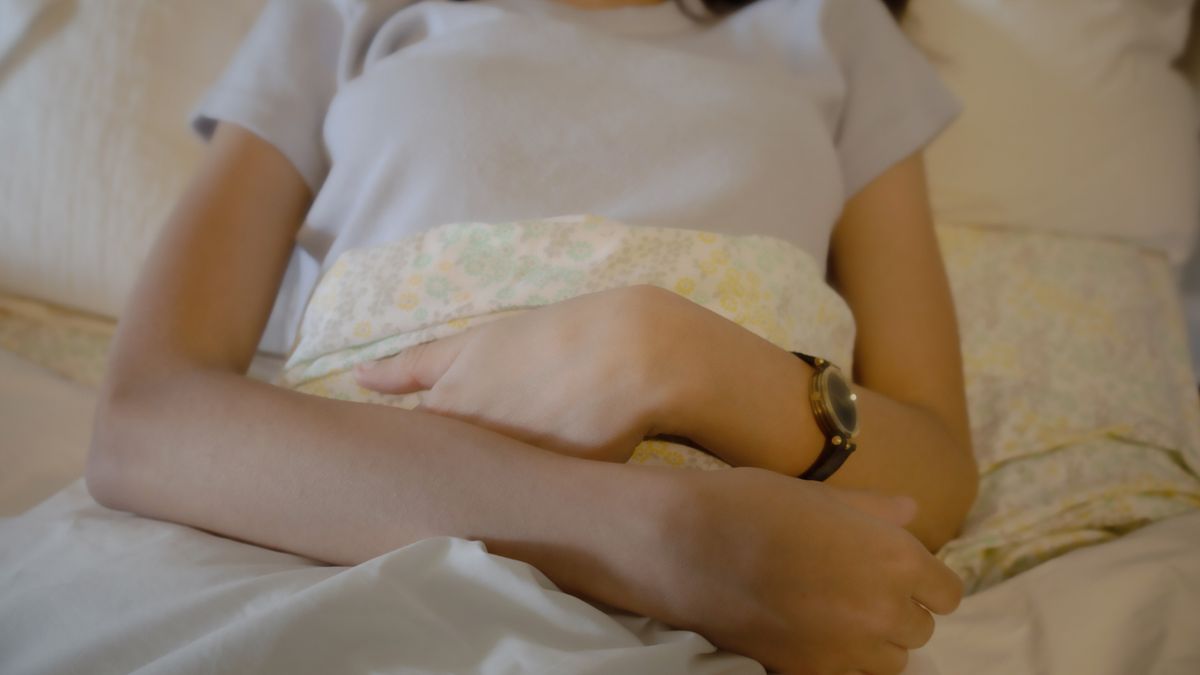 Ból po prawej stronie brzucha może sygnalizować o chorobie