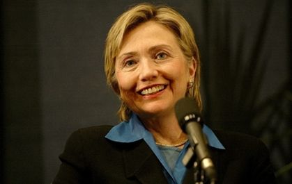 Hillary Clinton w obronie noblistki