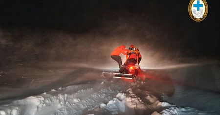 Trudne warunki w górach. Sypie śnieg, a TOPR ogłasza 3. stopień zagrożenia lawinowego