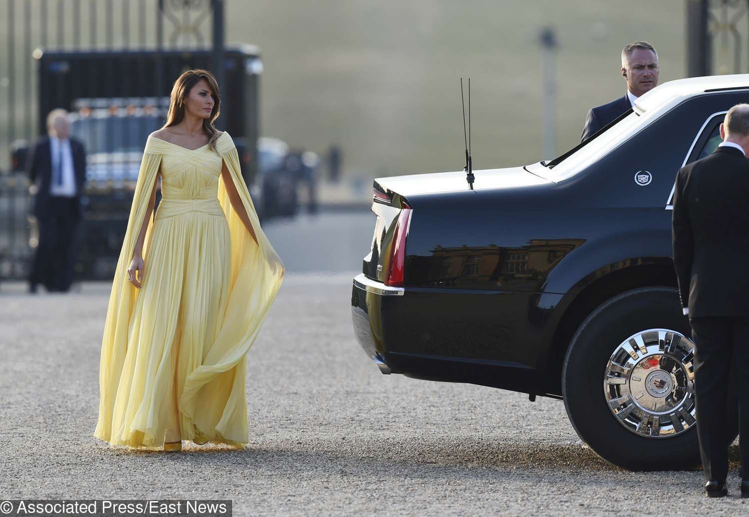 Melania Trump w żółtej sukience