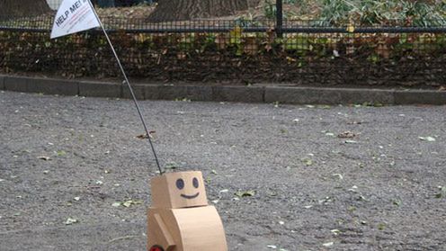 Mały Tweenbot w wielkim mieście. Czy ktoś mu pomoże? 1