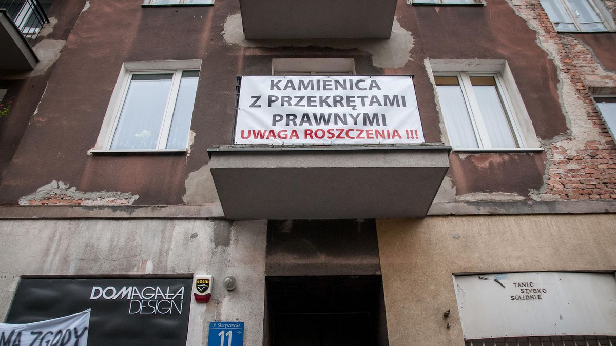 - Dzisiejszy akt oskarżenie dowodzi ciężkiej pracy prokuratorów związanych z dziką reprywatyzacją warszawską - powiedział minister sprawiedliwości i prokurator generalny Zbigniew Ziobro