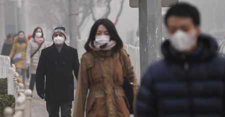 Smog w Chinach. W maskach chodzą nawet zwierzęta