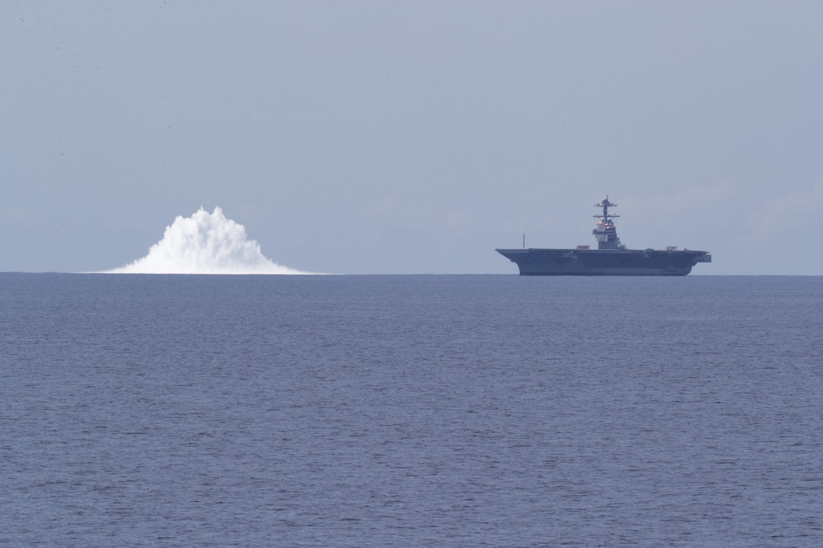 Lotniskowiec USS Gerald R. Ford podczas prób Full Ship Shock Trials