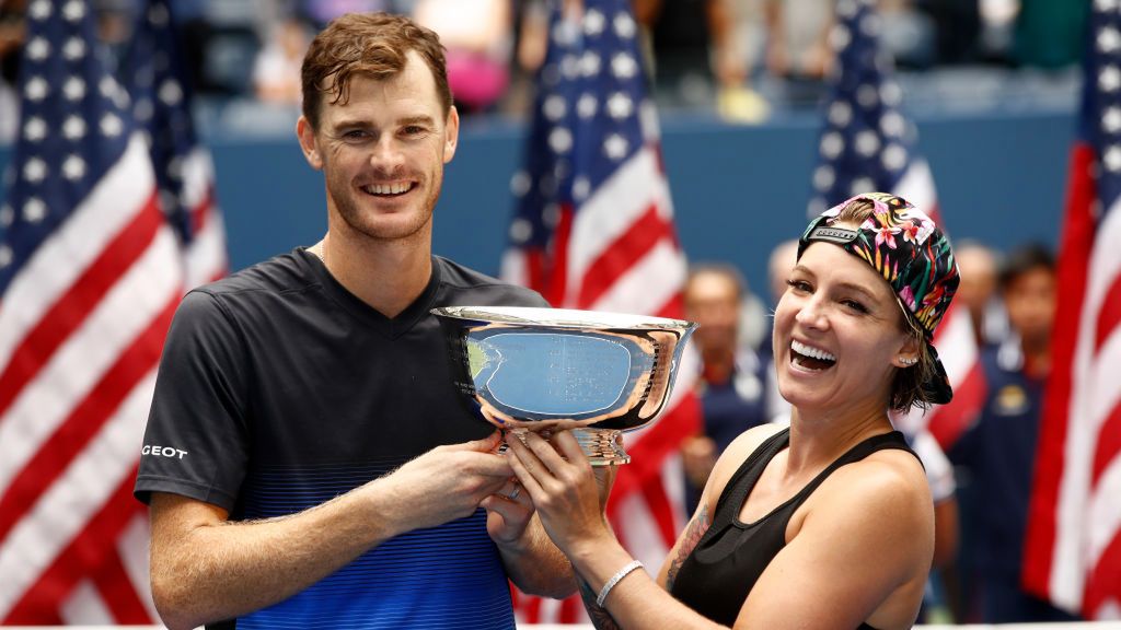 Getty Images / Julian Finney / Na zdjęciu: Jamie Murray i Bethanie Mattek-Sands, mistrzowie US Open 2018 w grze mieszanej