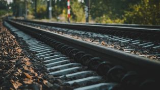 Bezpieczniejsze przejazdy kolejowo-drogowe na Podkarpaciu