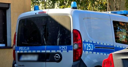 Alarm w płockich szkołach. Zgłoszenie o ładunku wybuchowym i rozpylenie nieznanej substancji!