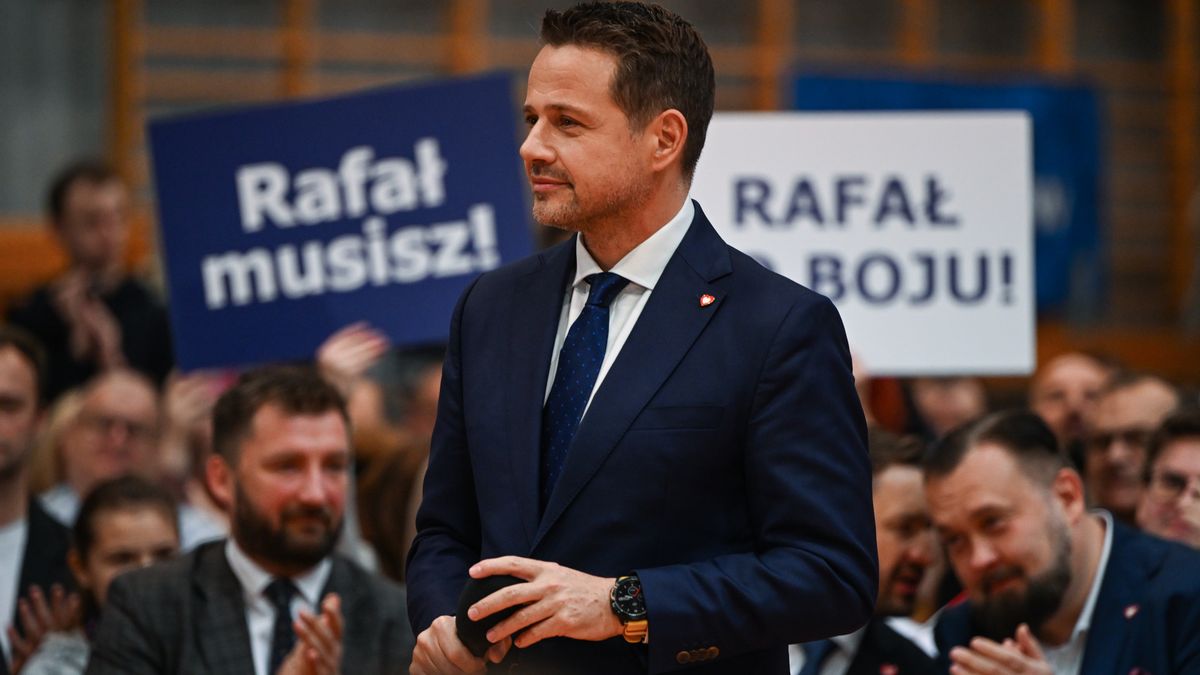 KRAKOW, POLAND - NOVEMBER 16:
Mayor of Warsaw Rafal Trzaskowski during a meeting with voters at Nowa Huta's Hala Com-Com Zone, on November 16, 2024, in Nowa Huta, Krakow, Poland.
On November 22, a primary election will be held to select the Civic Coalition's presidential candidate; the results will be announced the following day. (Photo by Artur Widak/NurPhoto via Getty Images)