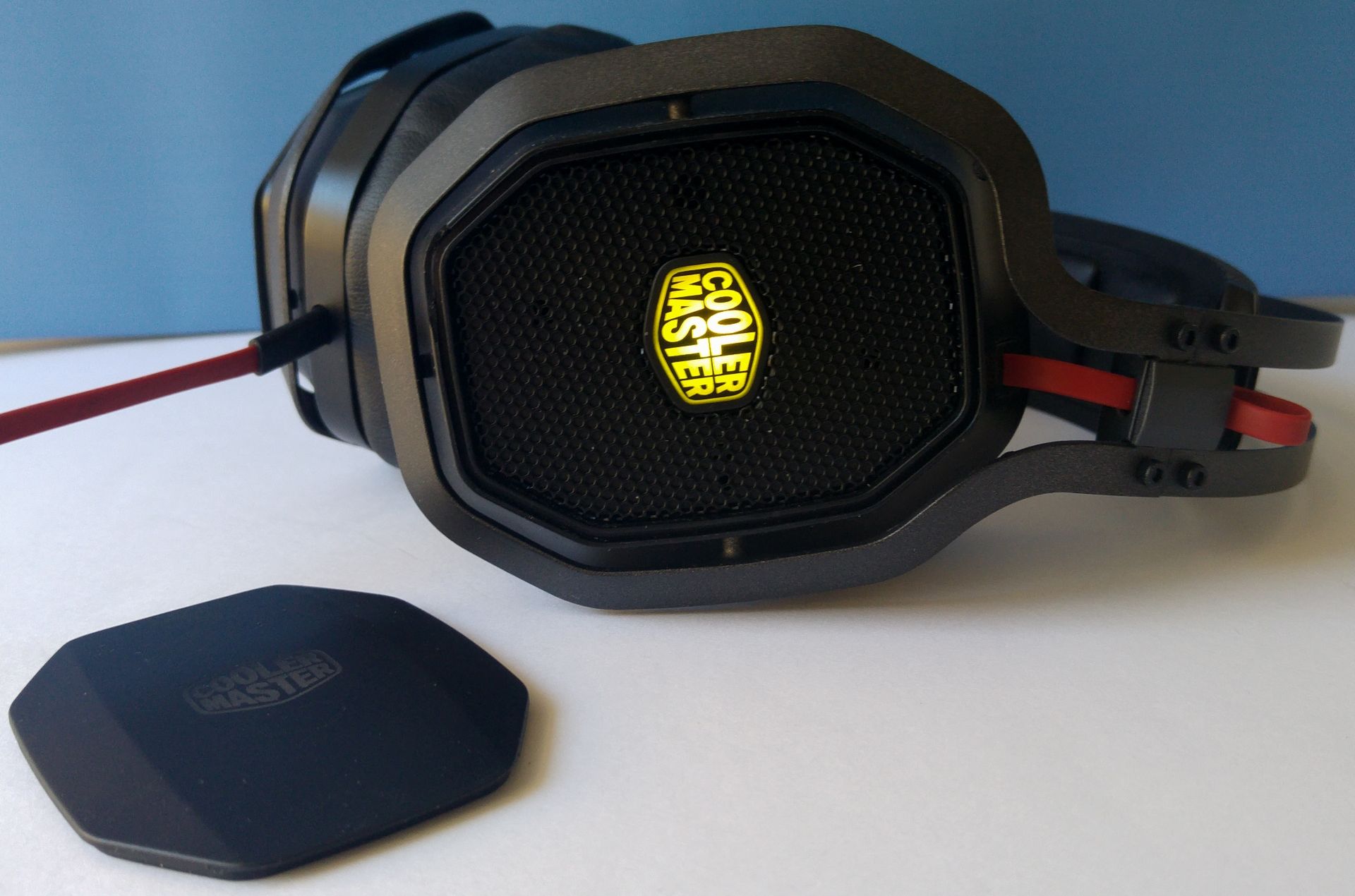 Cooler Master MasterPulse Pro: test słuchawek dla graczy z technologią Bass FX 10