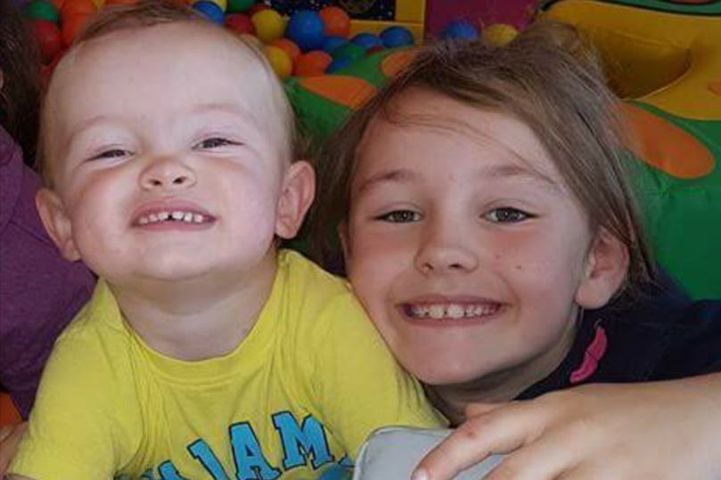 Siostra uratowała życie bratu, który doznał ataku padaczki