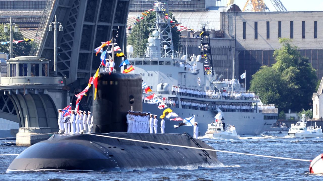 Russia's secret fleet raises alarm over undersea cable sabotage