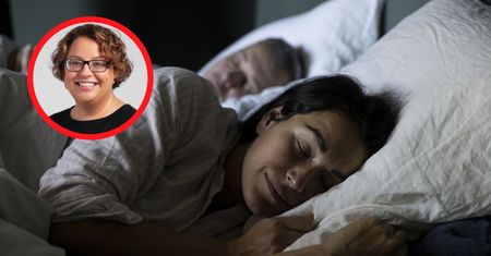 Pary śpią "po skandynawsku". Takie są efekty