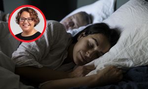 Pary śpią "po skandynawsku". Takie są efekty