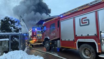 Kłęby dymu nad Skawiną. W akcji blisko 100 strażaków