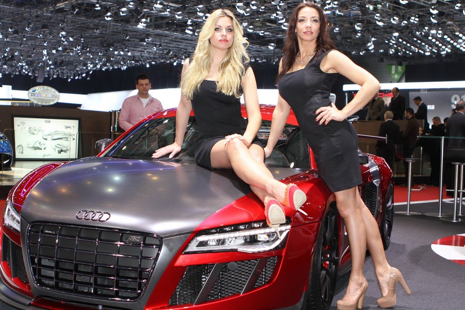 Hostessy z Geneva Motor Show 2013 [galeria] 28