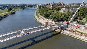 Kraków: Trwa budowa kładki Kazimierz-Ludwinów