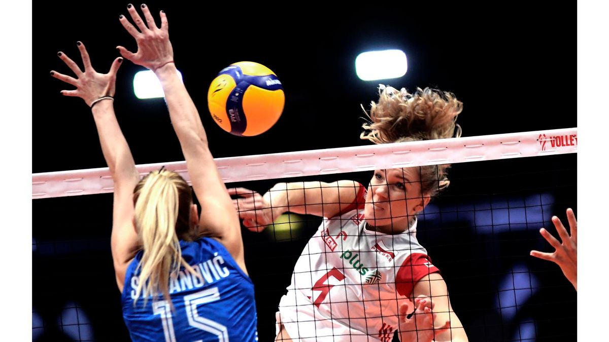 Materiały prasowe / FIVB /  Agnieszka Korneluk w akcji