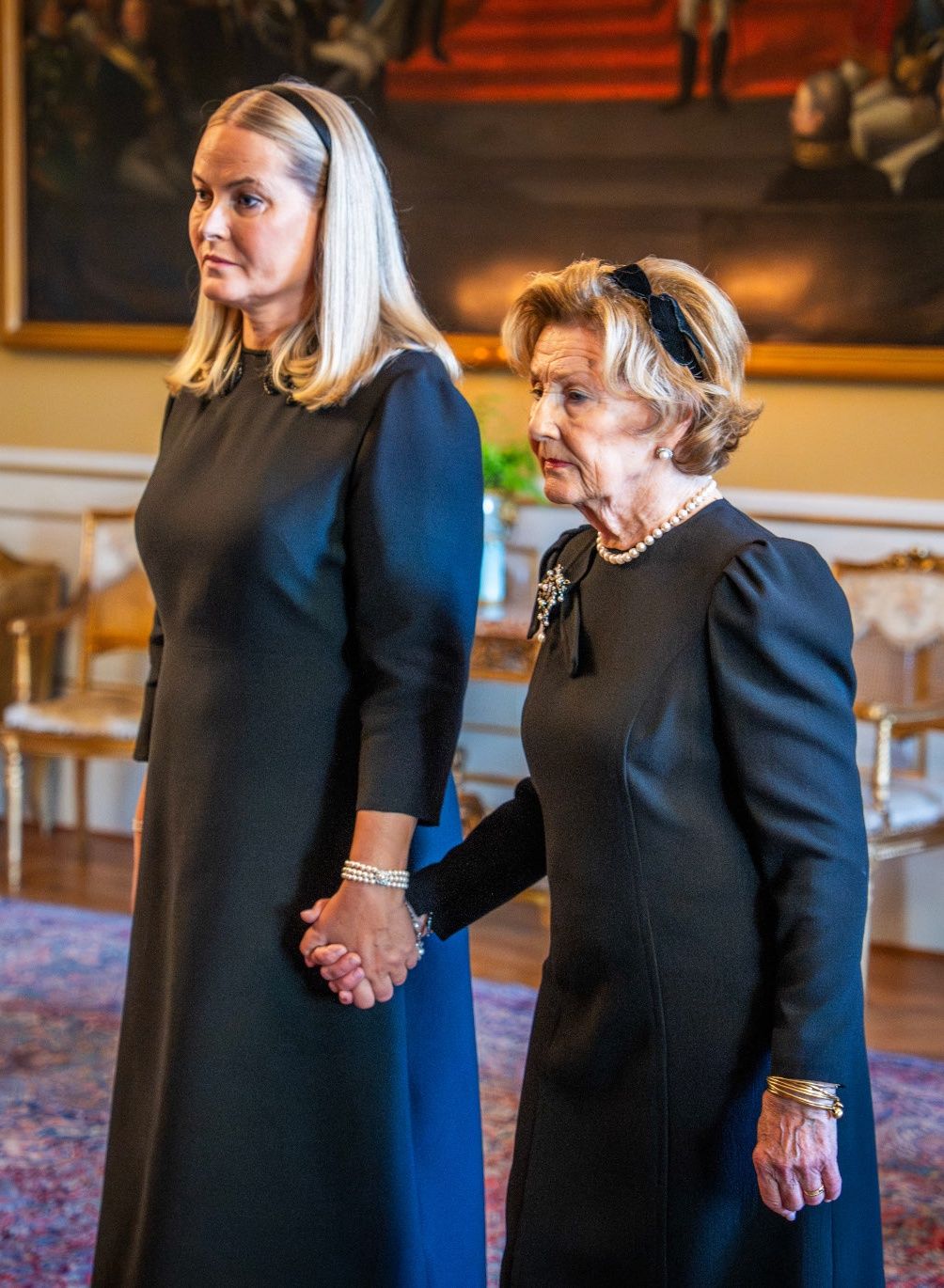 Skazany za gwałt syn Mette-Marit na pogrzebie króla Haralda V
