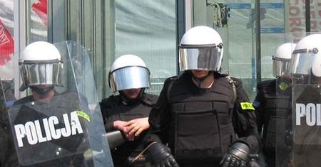 Mobbing na komisariacie. Policjanci histeryzują?