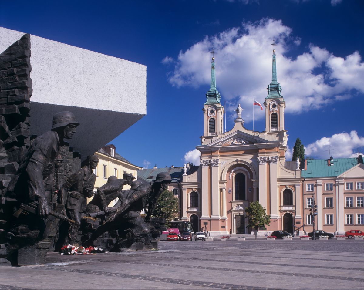Katolicki portal twierdzi, że Powstanie było karą bożą za grzechy. To co, Bóg jest nazistą?