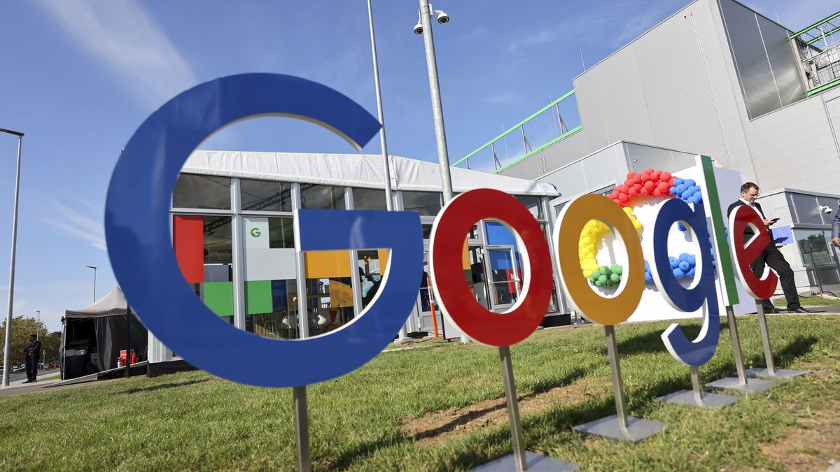 A Google logo outside the Google Cloud data center ahead of its ceremonial opening in Hanau, Germany, on Friday, Oct. 6, 2023. Microsoft Corp., Alphabet Inc.'s Google and ChatGPT maker OpenAI use cloud computing that relies on thousands of chips inside servers in massive data centers across the globe to train AI algorithms called models, analyzing data to help them learn to perform tasks. Photographer: Alex Kraus/Bloomberg via Getty Images