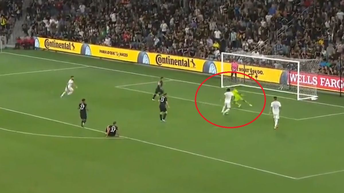 Twitter / Na zdjęciu: Carlos Vela