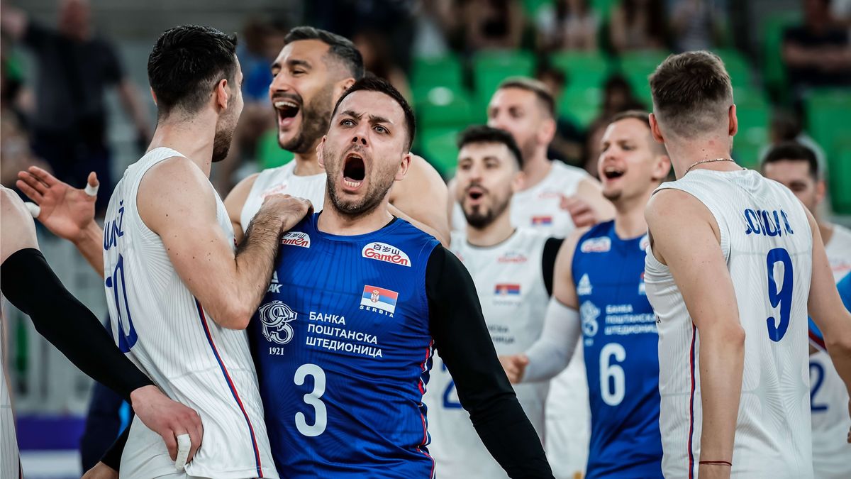 Materiały prasowe / VolleyballWorld / Na zdjęciu: reprezentacja Serbii