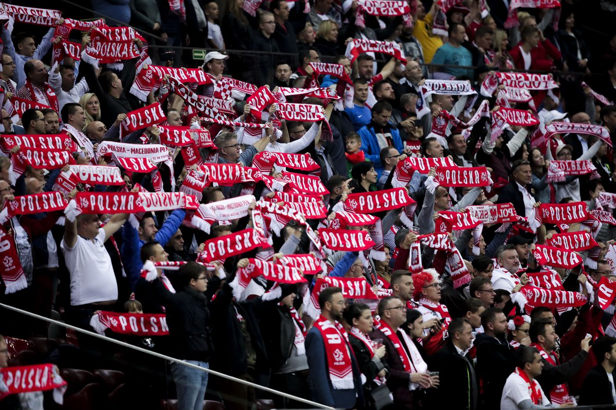 Warszawa. Huczne będzie kibicowanie na Stadionie Narodowym PGE. Jednak tam strefa kibica powstanie tylko na jeden mecz, podczas którego nasi zagrają z Hiszpanią (Photo by David S. Bustamante/Soccrates/Getty Images)