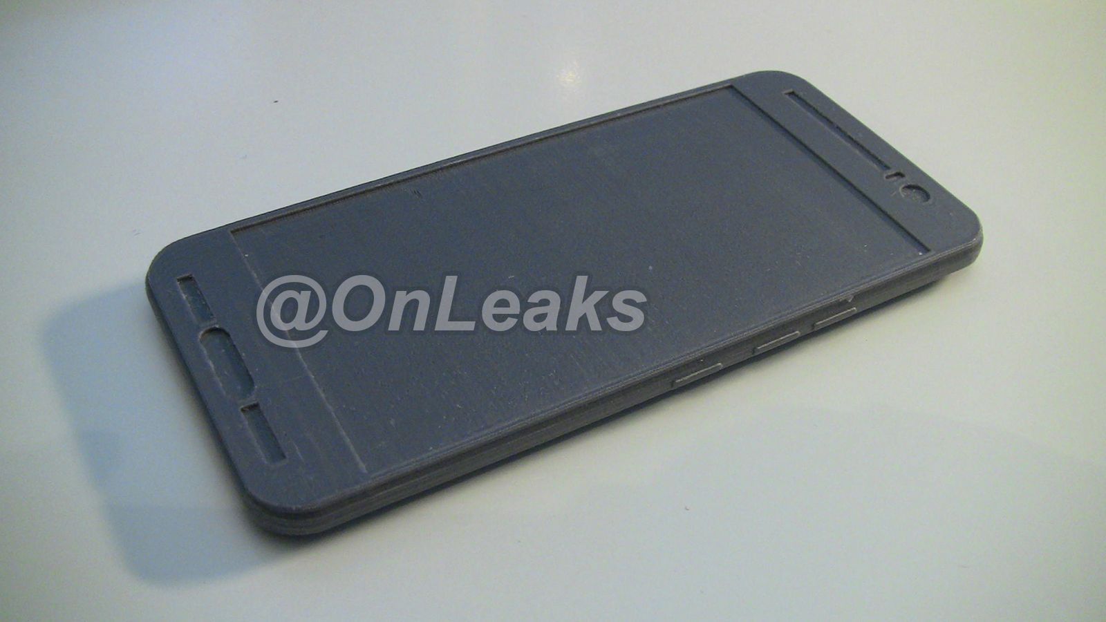 Atrapa HTC One M9+ uwieczniona na wideo u boku mniejszego brata 9