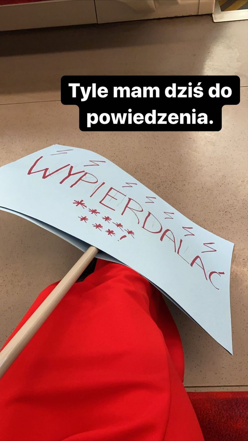 Julia Wróblewska z ciążowym brzuszkiem wybrała się na Strajk Kobiet w Warszawie