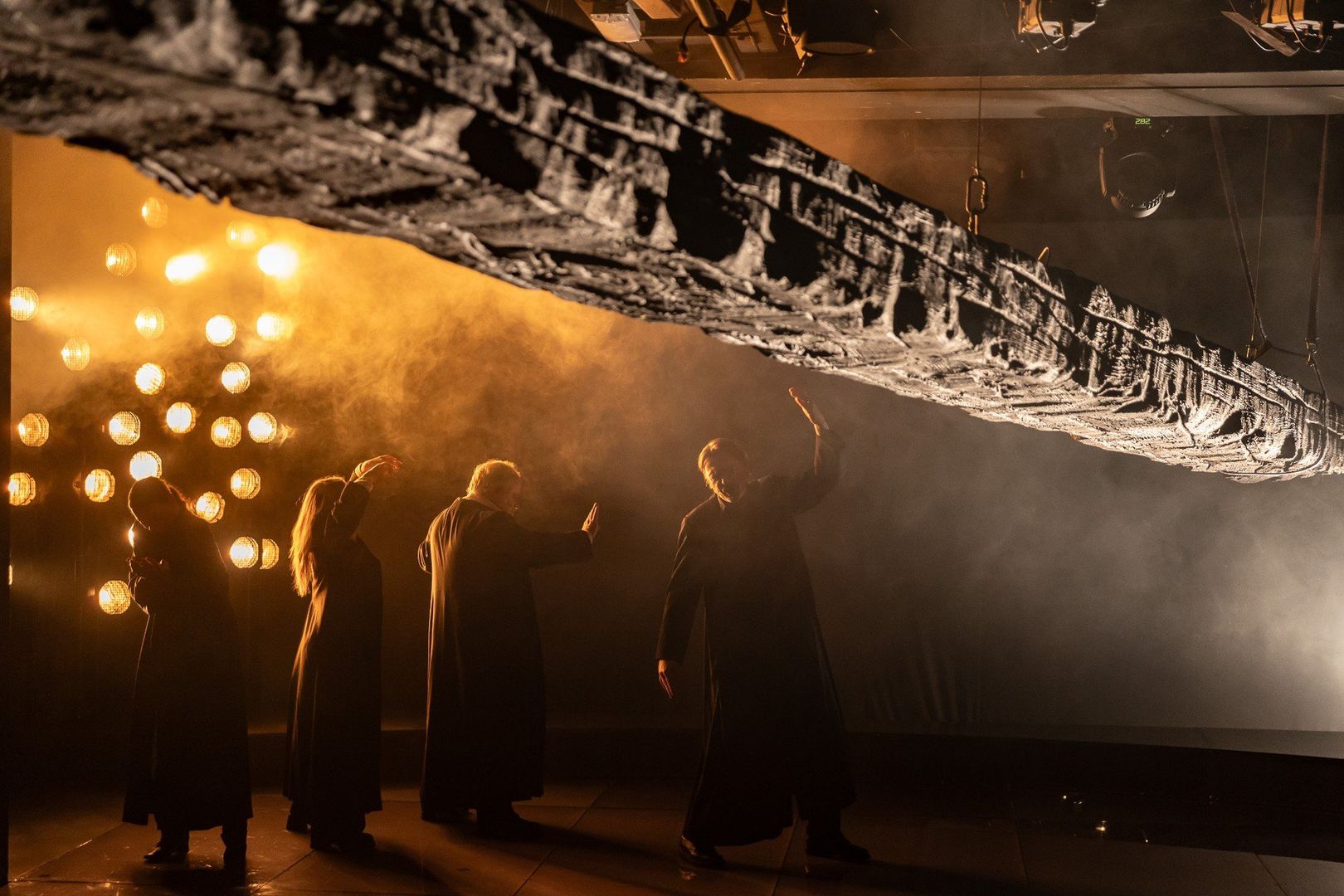 Katarzyna Kozyra przeprowadza rewizję procesu Jezusa na scenie Starego Teatru 