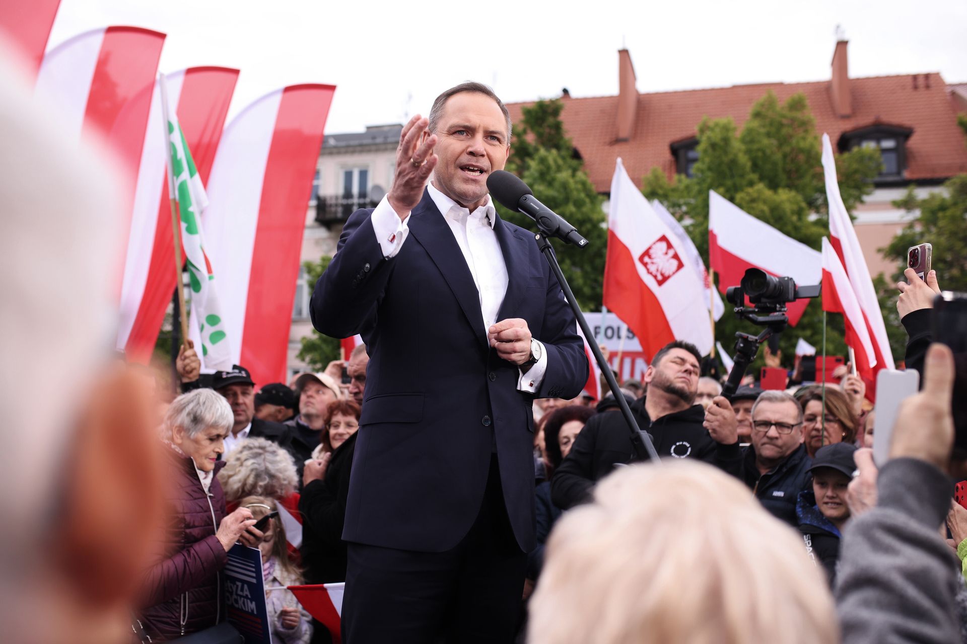 Sztabowcy zapowiadają, że Nawrocki złamie swoją deklarację. "Komisja i tak się odbędzie"