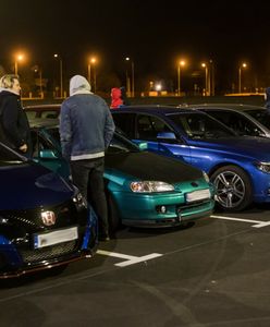 Policjanci udaremnili nielegalny wyścig. Wystawili mandaty na ogromną kwotę