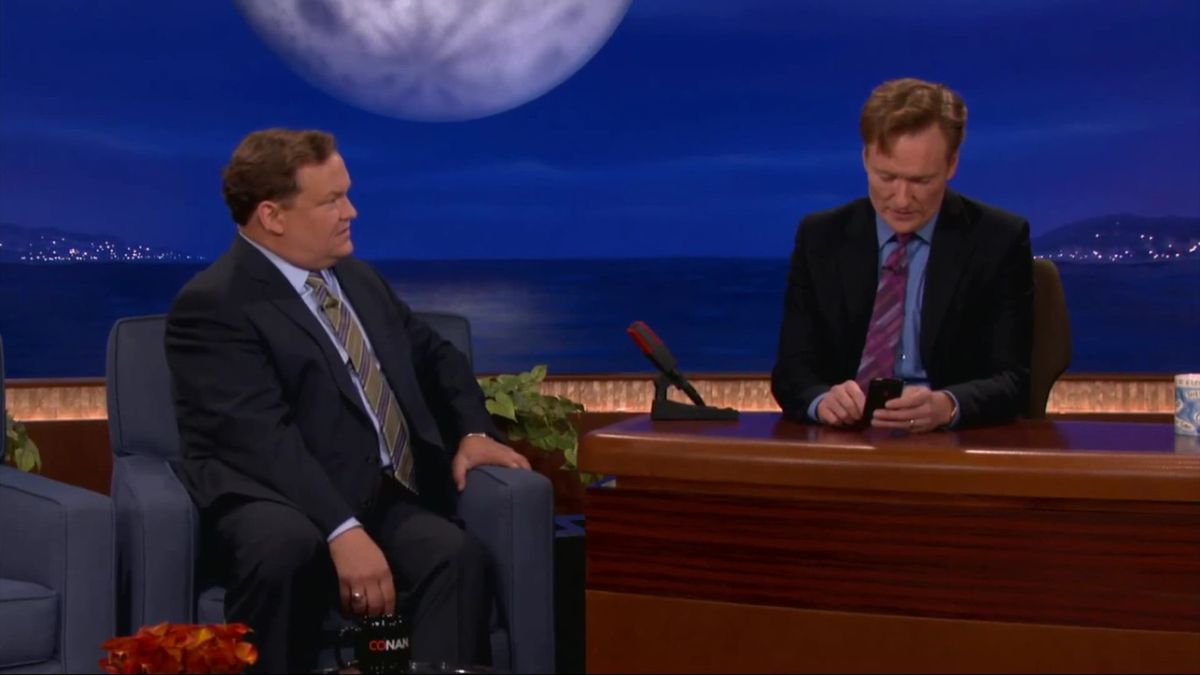 W skrócie: Conan O'Brien naśmiewa się z iOS 7, prawdziwy złoty iPhone w sprzedaży, Nokia z Androidem wciąż aktualna 1