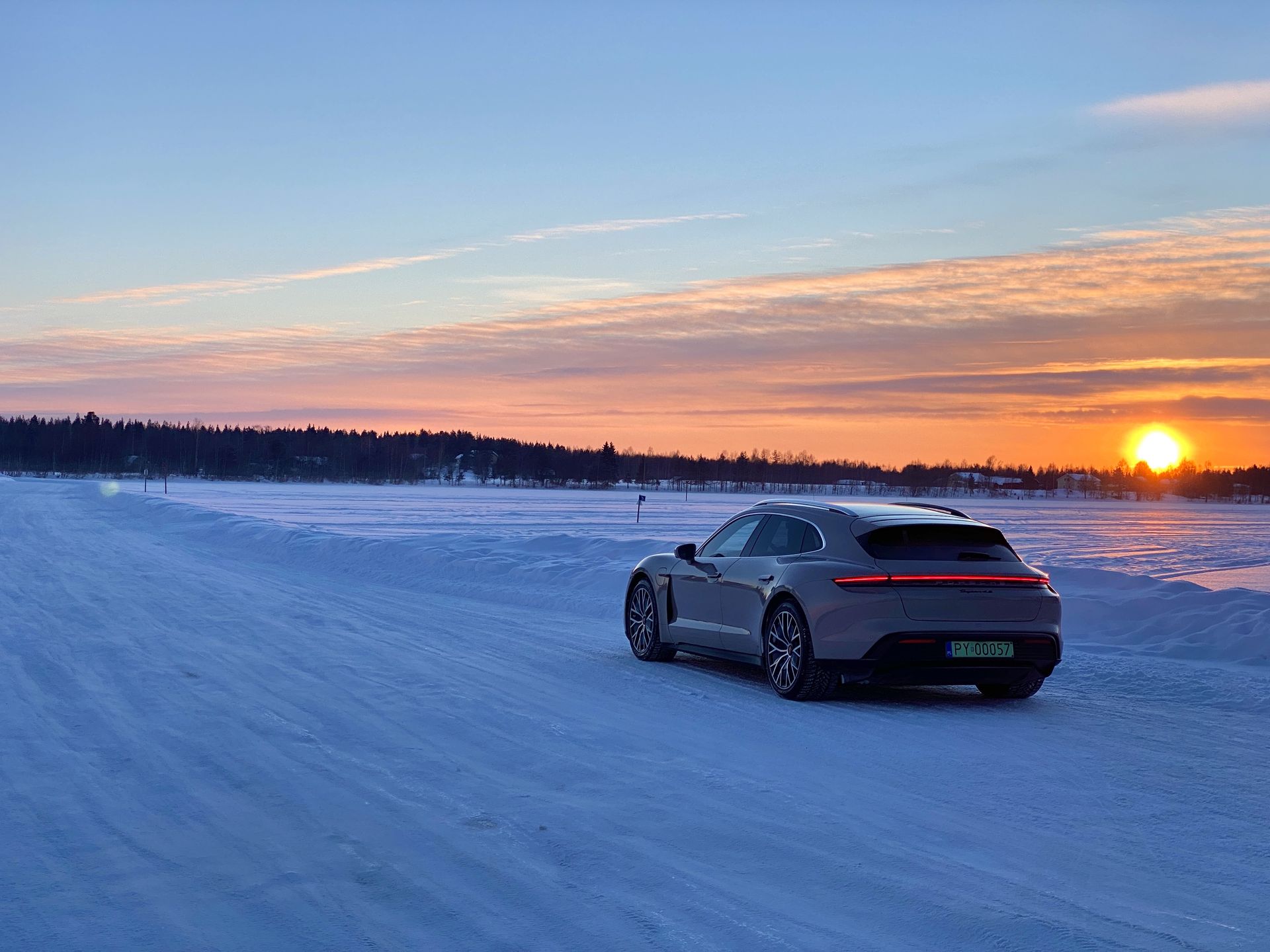 Porsche Taycan 4S Sport Turismo w Finlandii