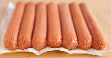 Ranking parówek z Lidla i Biedronki. Sprawdź, które są najlepsze