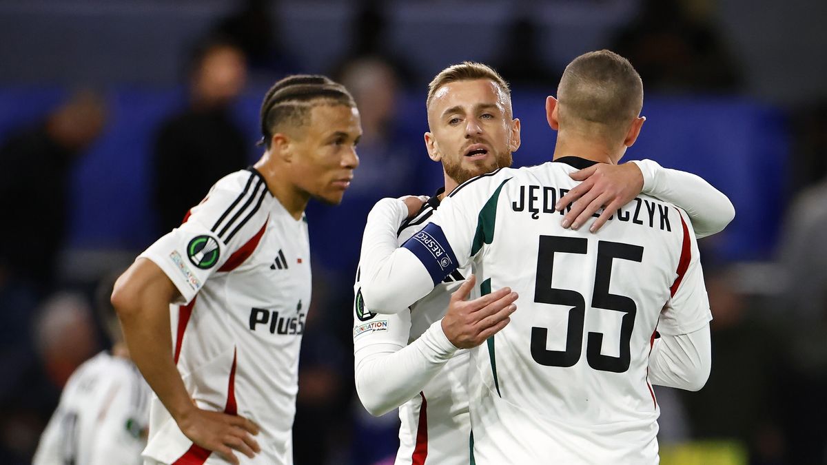 PAP/EPA / TOLGA AKMEN / Na zdjęciu: Legia Warszawa
