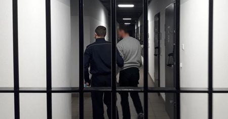 Bielsko-Biała. Kradzież w "biały dzień" i groźby śmierci. Sprawcy zaskoczyli policję