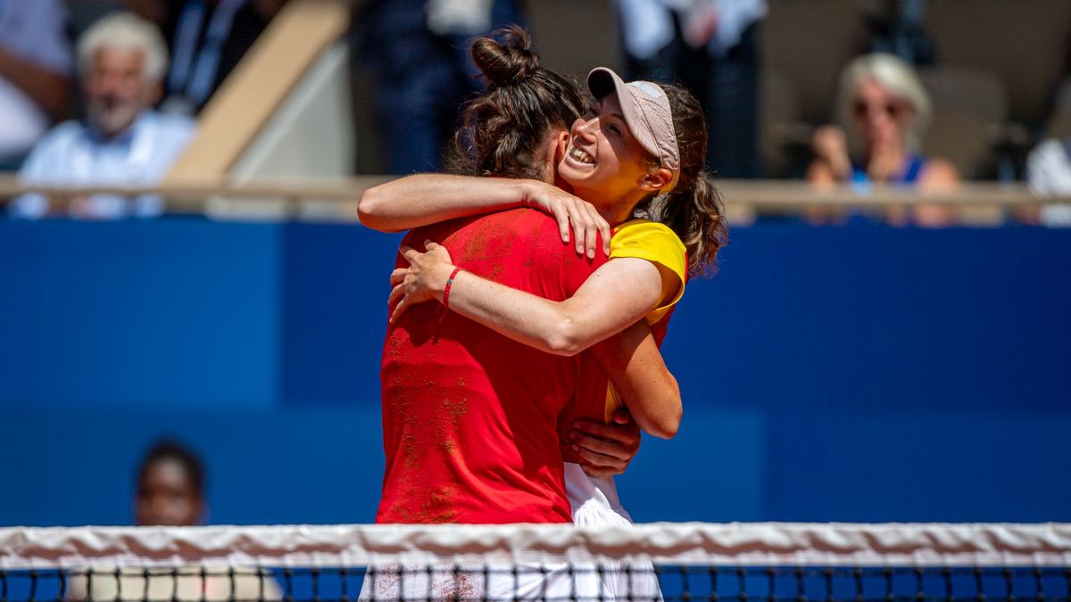 Zdjęcie okładkowe artykułu: Getty Images / RvS.Media/Robert Hradil / Na zdjęciu: Cristina Bucsa i Sara Sorribes celebrujące triumf