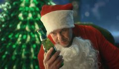 KRRiT wezwała do wstrzymania reklamy Łomży z Karolakiem. Mamy stanowisko browaru [TYLKO U NAS]