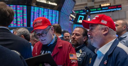 Donald Trump u władzy. Co czeka rynki finansowe? "Dolar może płatać figle"