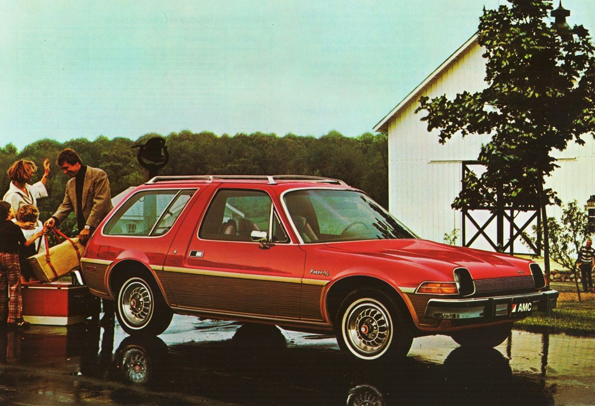 1977 AMC Pacer (fot. farm3.static.flickr.com)