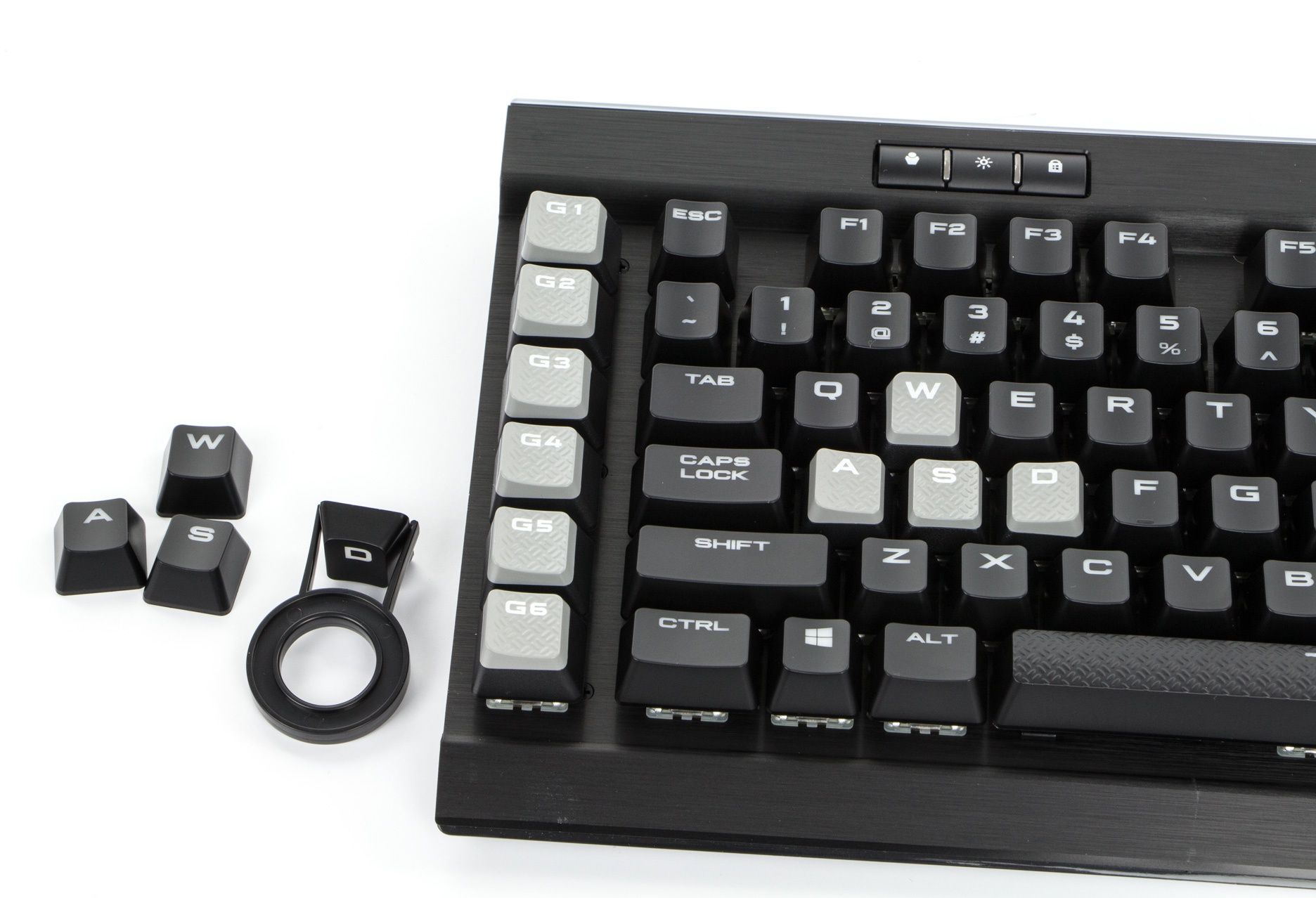 Corsair K95 RGB Platinum - dodatkowy rząd klawiszy i wymienne nakładki
