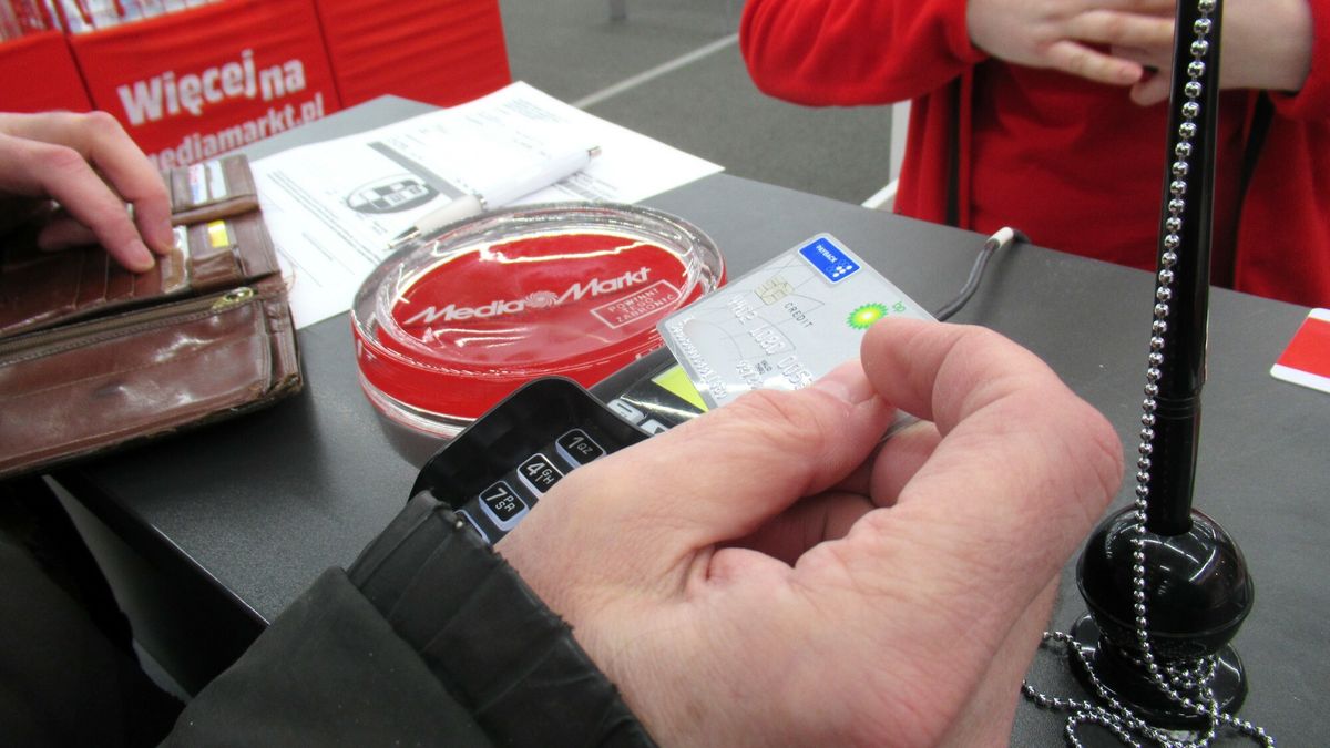 Stock Marek Bazak
PHOTO: ZOFIA I MAREK BAZAK / EAST NEWS   Marki, Centrum Handlowe M1 N/z kasa, platnosc za zakupy karta platnicza
ZOFIA BAZAK