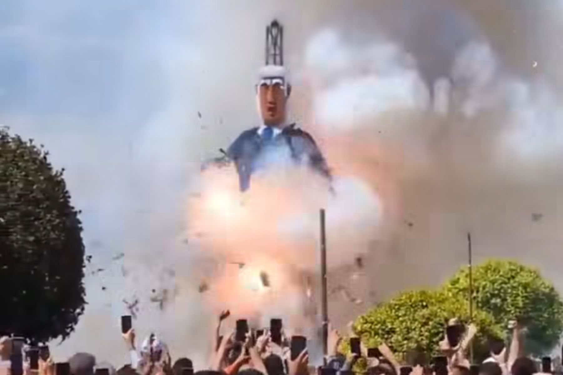 Spalili kukłę Netanjahu. To część ich tradycji