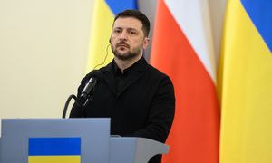 Nawrocki wręczył Zełenskiemu. To książka o rzezi wołyńskiej. "Prowokacja"