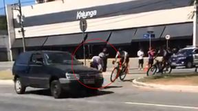 Kolarstwo. Samochód potrącił kolarza w Volta de Guarulhos. Wstrząsający film