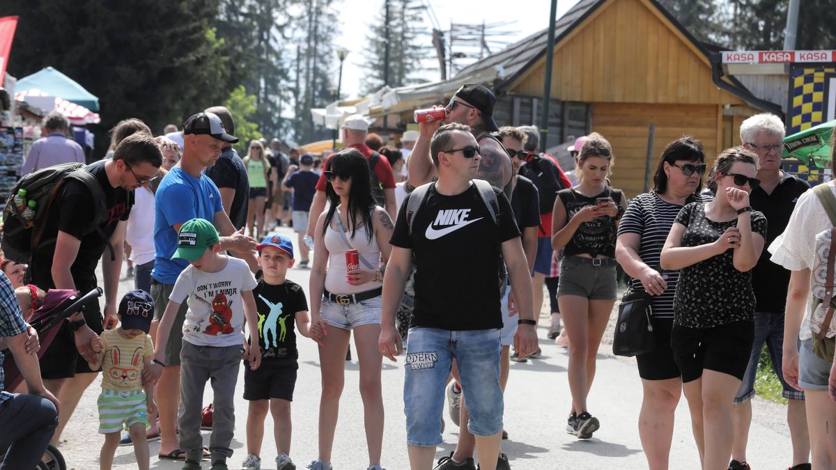 Gra w trzy kubki często odbywa się na Gubałówce