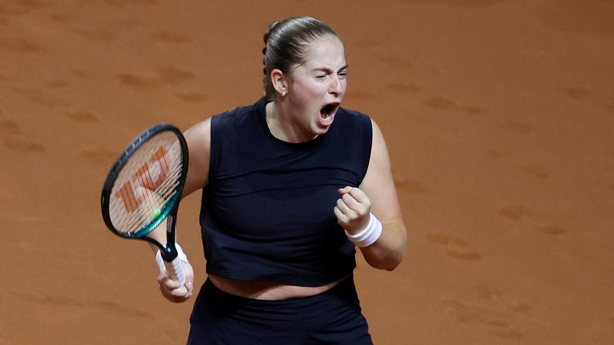 PAP/EPA / RONALD WITTEK / Na zdjęciu: Jelena Ostapenko