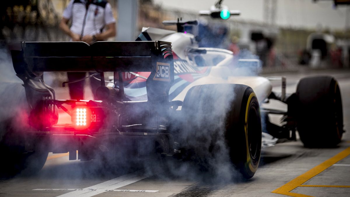 Lance Stroll w trakcie pit-stopu